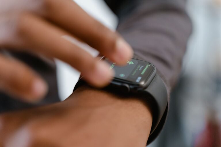 Wearable Tech 2026: Complete Guide to Smartwatches & Fitness Trackers