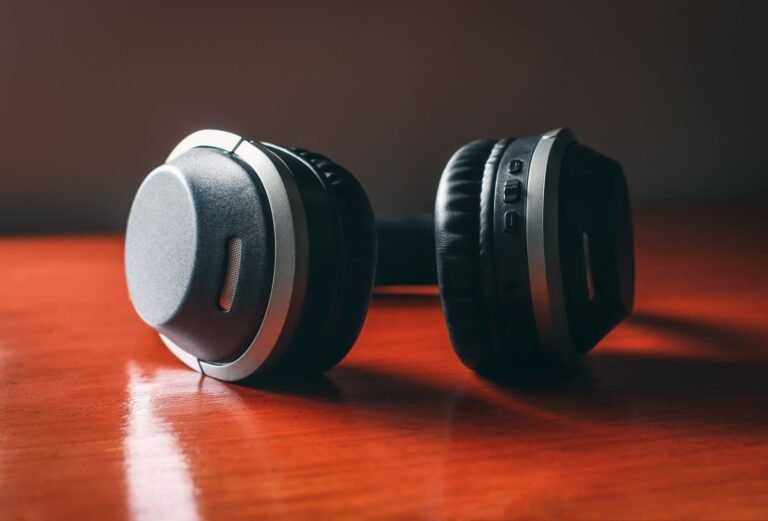 Best Noise-Cancelling Headphones: Real-World ANC Testing