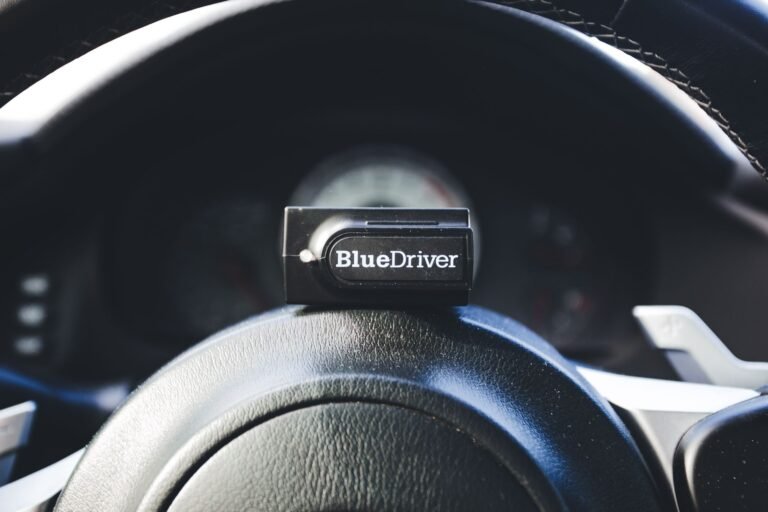 OBD2 Scanner Comparison: Professional vs Budget Models for Home Mechanics